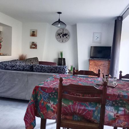 Trégourez Gite Au Calme Centre Finistere Jardin Clos מראה חיצוני תמונה