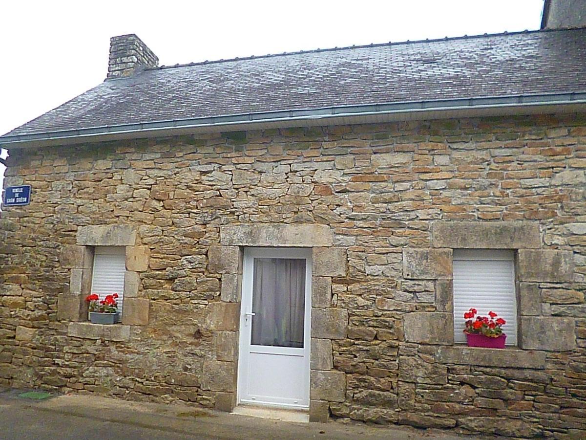 Trégourez Gite Au Calme Centre Finistere Jardin Clos מראה חיצוני תמונה