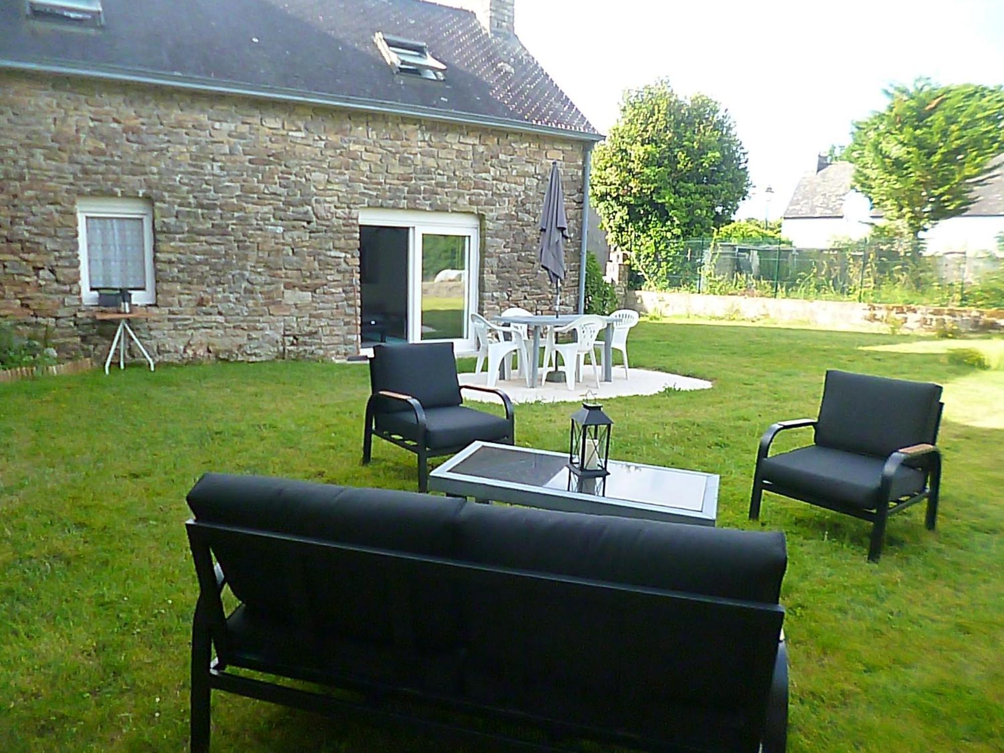 Trégourez Gite Au Calme Centre Finistere Jardin Clos מראה חיצוני תמונה