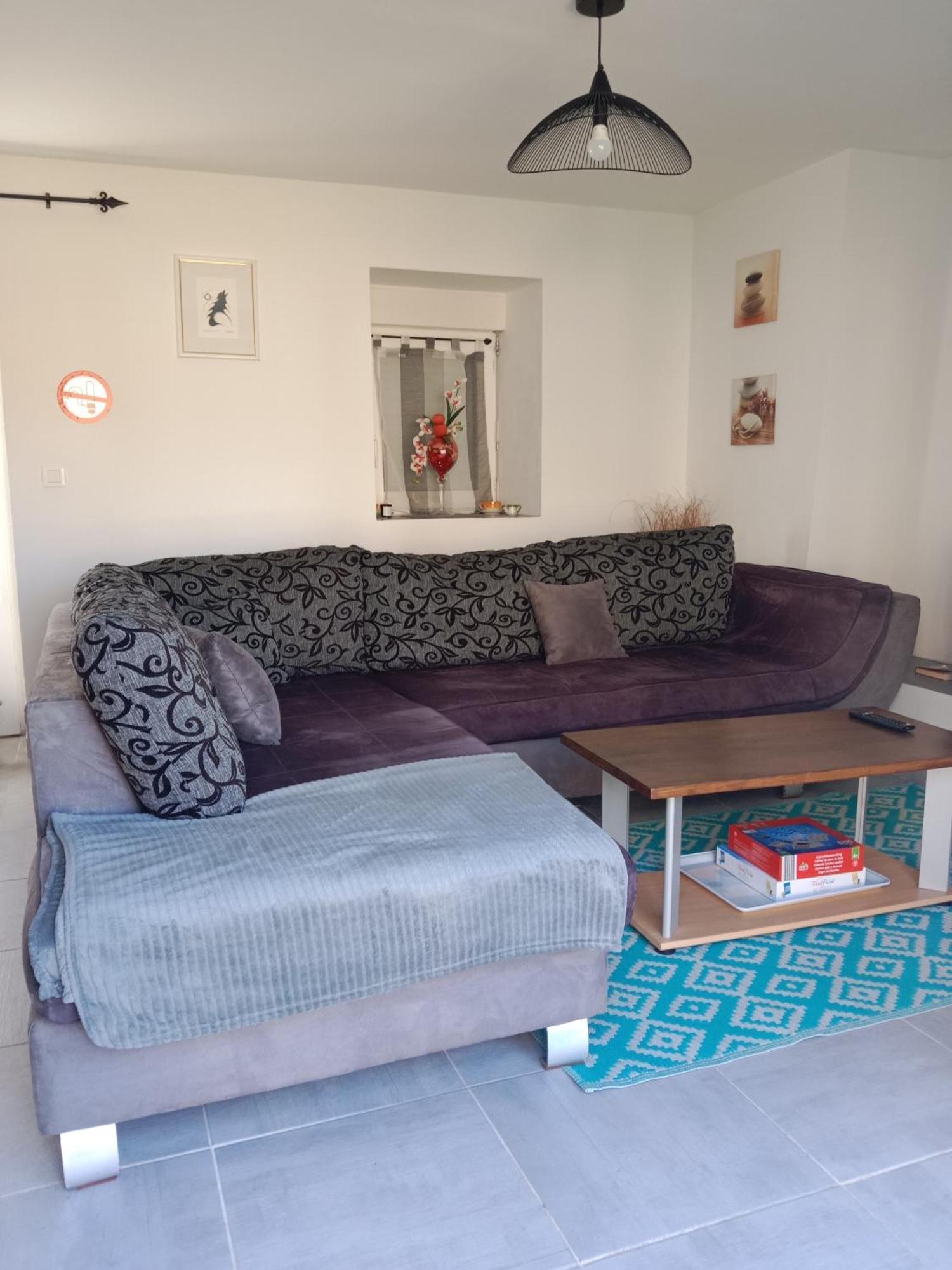 Trégourez Gite Au Calme Centre Finistere Jardin Clos מראה חיצוני תמונה